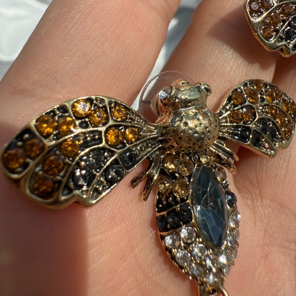 Vintage Gold and Black Bee Earrings with Pearl Drop - Picture 5 of 10